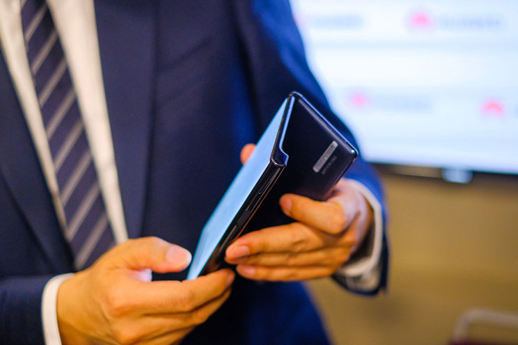 וואווי מפתיעה עם מתקפל חדש ומשופר